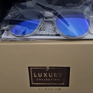 Maui Jim Blue Alika Crystal w/ Silver Luxury Packing Kit